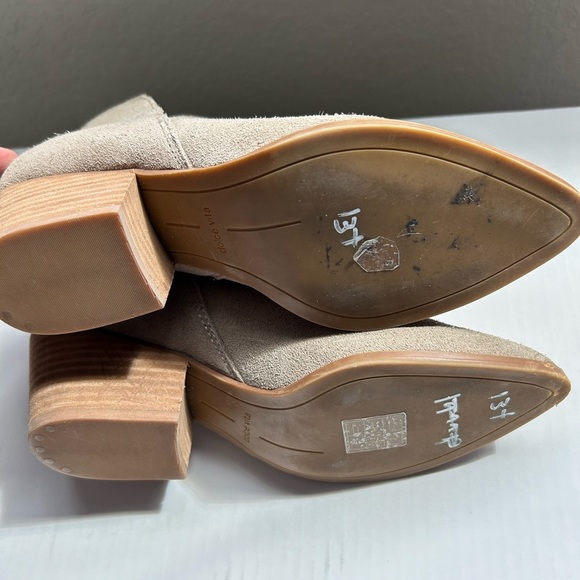 Dolce Vita Daine Bootie in Sage Size 8 Taupe Tan Grey Suede Ankle Boot Classic - Picture 9 of 12